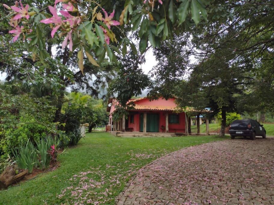 Sítio da Tia lucia perto da montanha Brumadinho Exterior foto